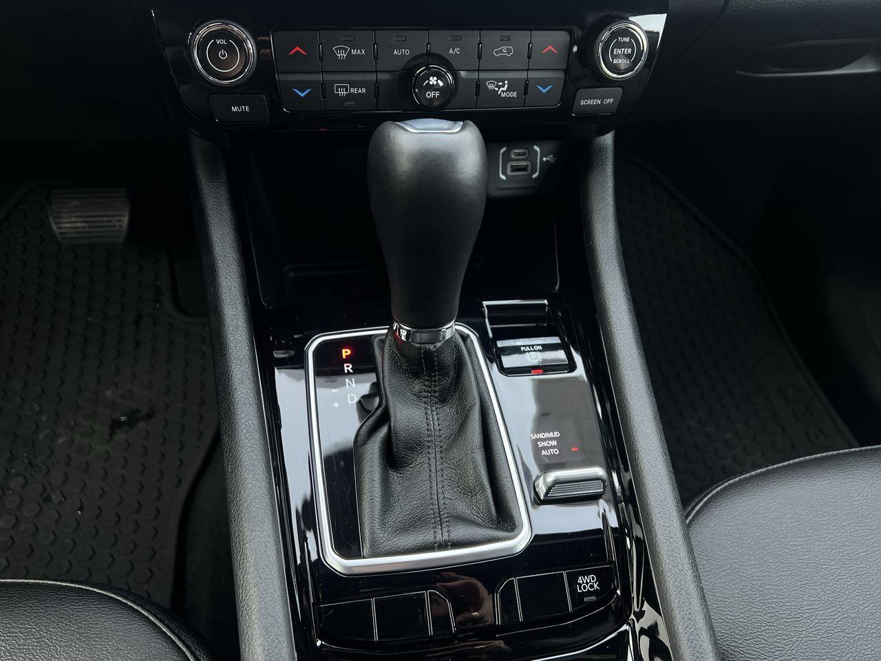 2024 Jeep Compass Limited 4X4, HEATED FRONT SEATS, CRUISE CONTROL, BACK UP CAM!! Photo