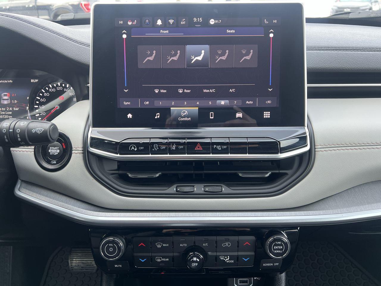 2024 Jeep Compass Limited 4X4, HEATED FRONT SEATS, CRUISE CONTROL, BACK UP CAM!! Photo