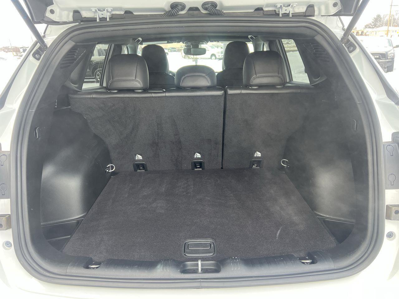 2024 Jeep Compass Limited 4X4, HEATED FRONT SEATS, CRUISE CONTROL, BACK UP CAM!! Photo