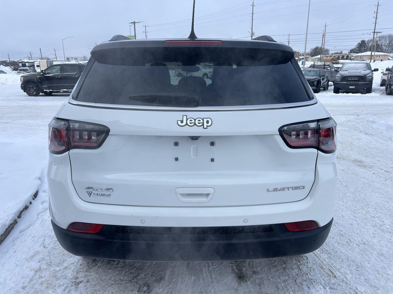 2024 Jeep Compass Limited 4X4, HEATED FRONT SEATS, CRUISE CONTROL, BACK UP CAM!! Photo