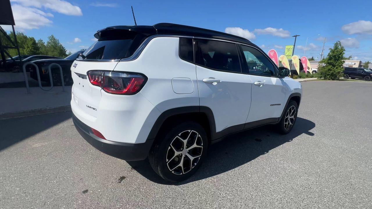 2024 Jeep Compass Limited 4X4, HEATED FRONT SEATS, CRUISE CONTROL, BACK UP CAM!! Photo3