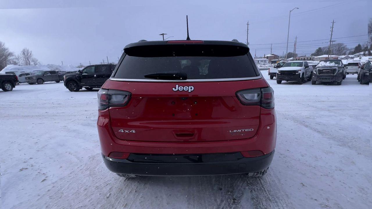 2024 Jeep Compass Limited 4X4, REMOTE START, NAV, HEATED AND COOLED FRONT SEATS, BACK UP CAM!! Photo2
