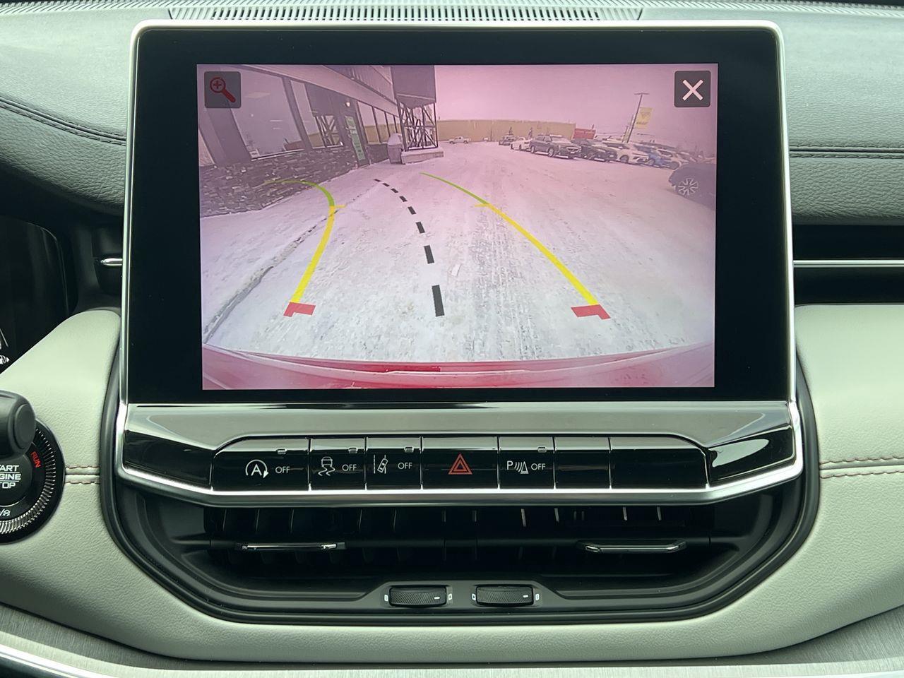 2024 Jeep Compass Limited 4X4, REMOTE START, NAV, HEATED AND COOLED FRONT SEATS, BACK UP CAM!! Photo