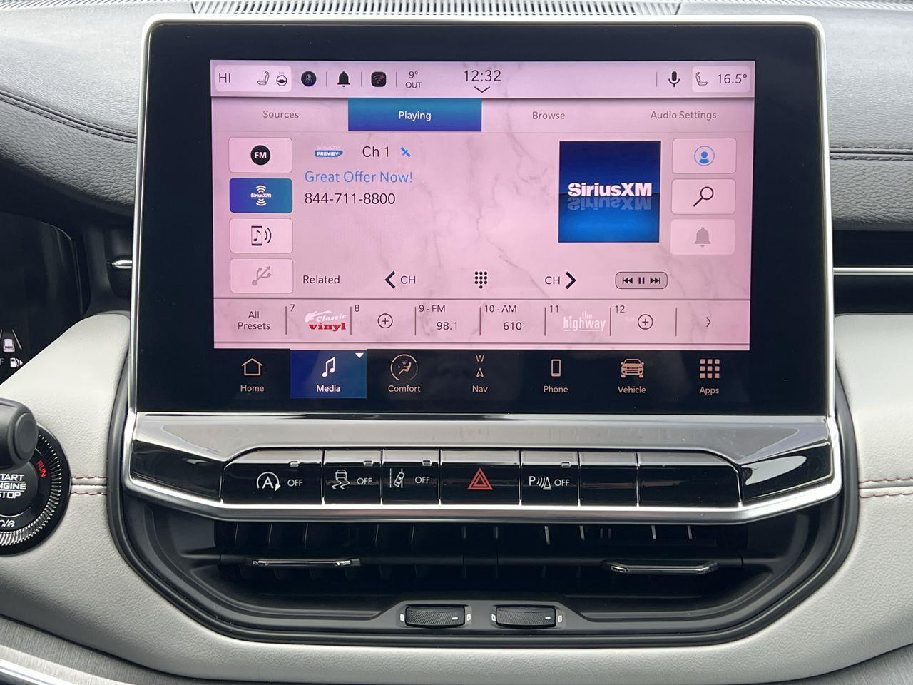 2024 Jeep Compass Limited 4X4, REMOTE START, NAV, HEATED AND COOLED FRONT SEATS, BACK UP CAM!! Photo