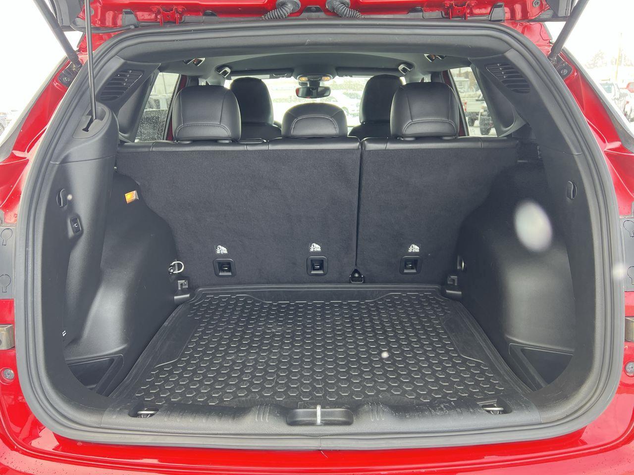 2024 Jeep Compass Limited 4X4, REMOTE START, NAV, HEATED AND COOLED FRONT SEATS, BACK UP CAM!! Photo