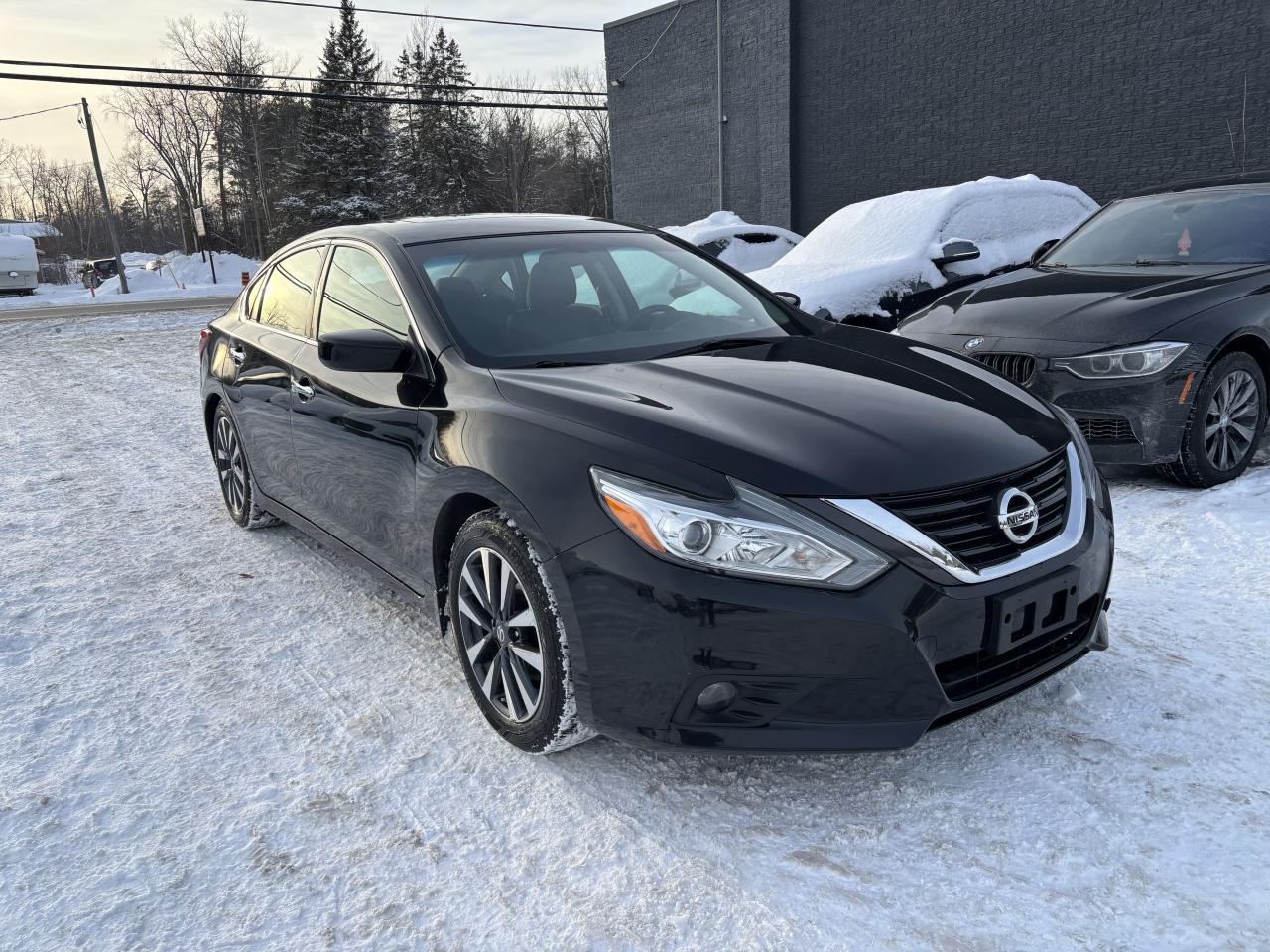 2017 Nissan Altima 2.5 Photo0