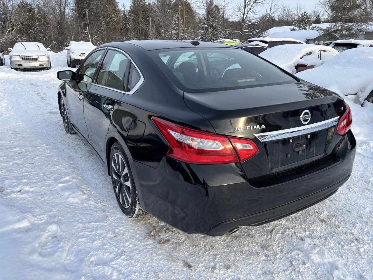 2017 Nissan Altima 2.5 Photo3