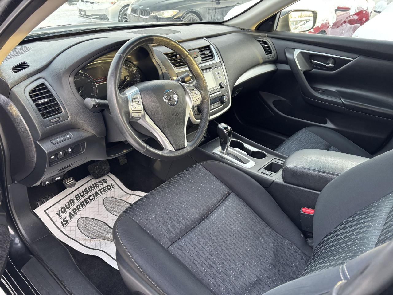 2017 Nissan Altima 2.5 Photo