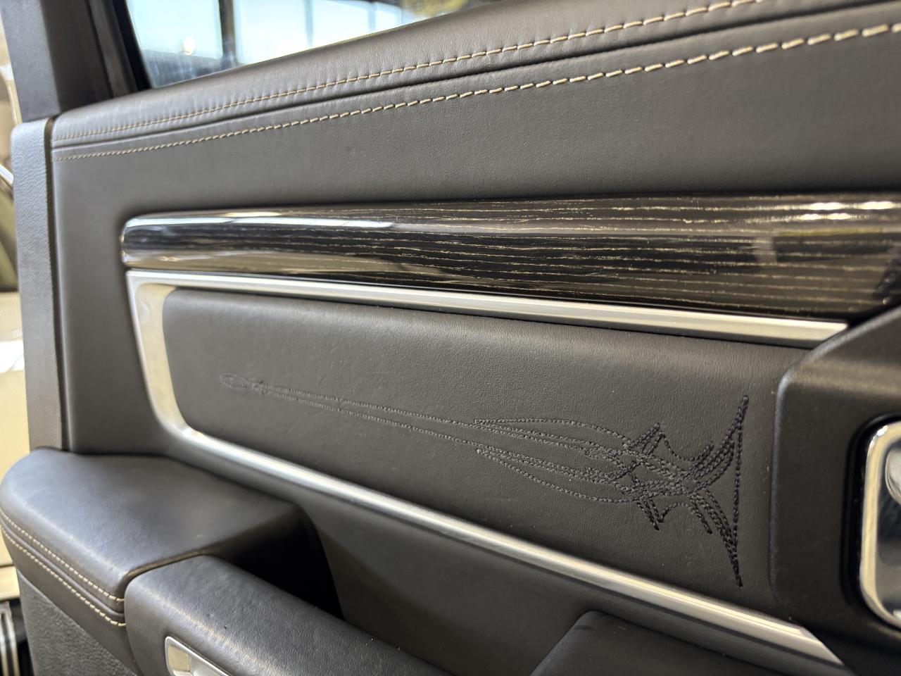 2016 RAM 1500 Limited|4X4|ECODIESEL|CREW|NAV|AIRSUSP|ALPINEAUDIO Photo