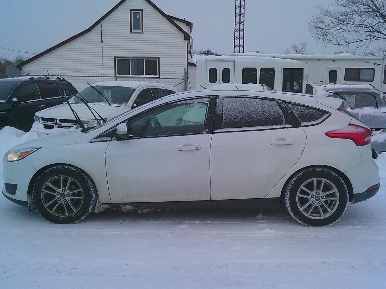 2018 Ford Focus SE Photo3