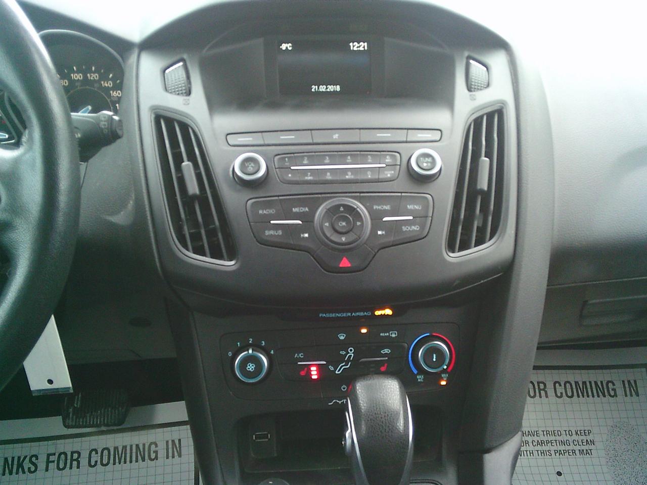 2018 Ford Focus SE Photo