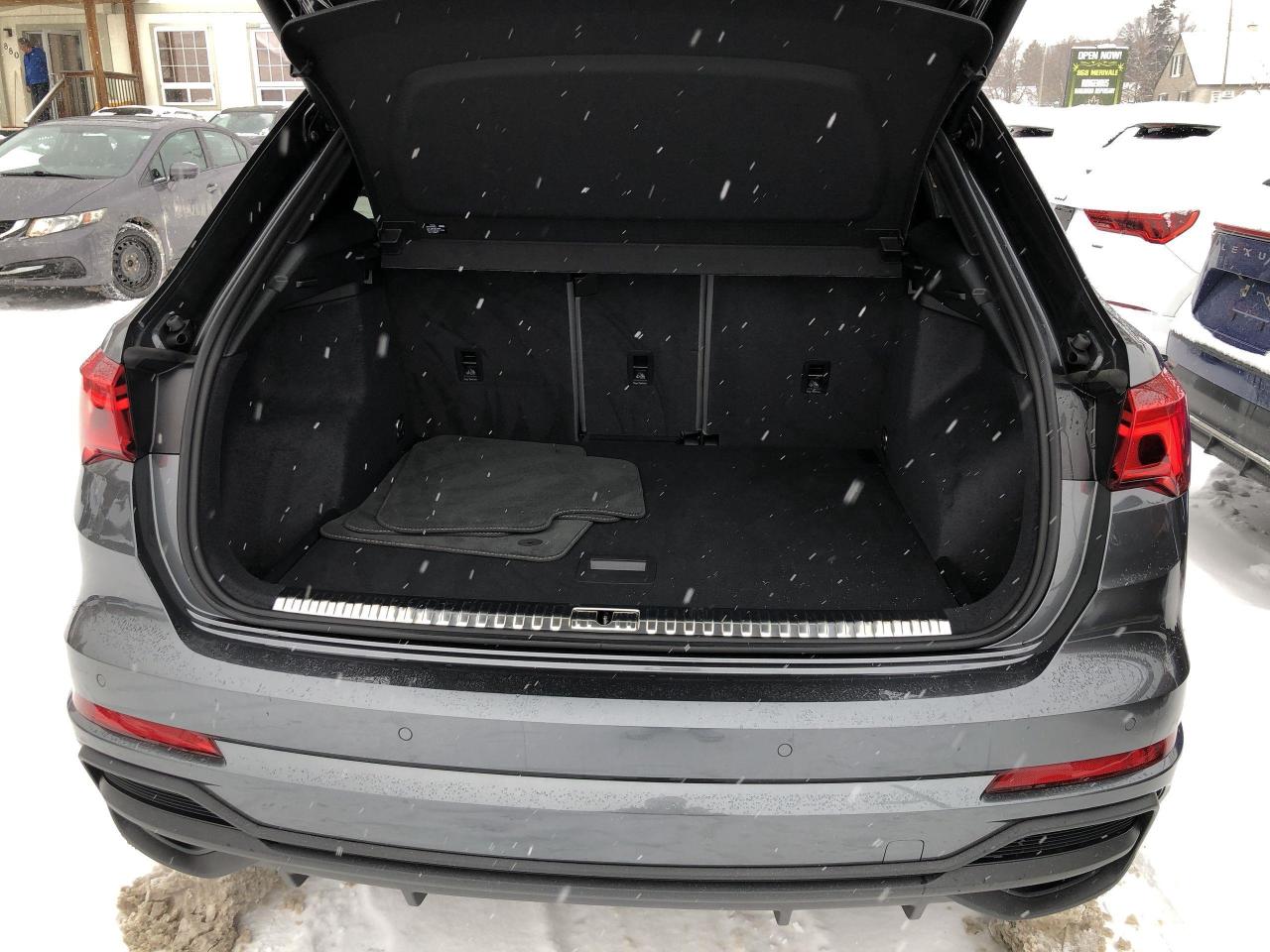 2025 Audi Q3 45 Progressiv PROGRESSIV, SLINE, SONOS SOUND, PANO Photo