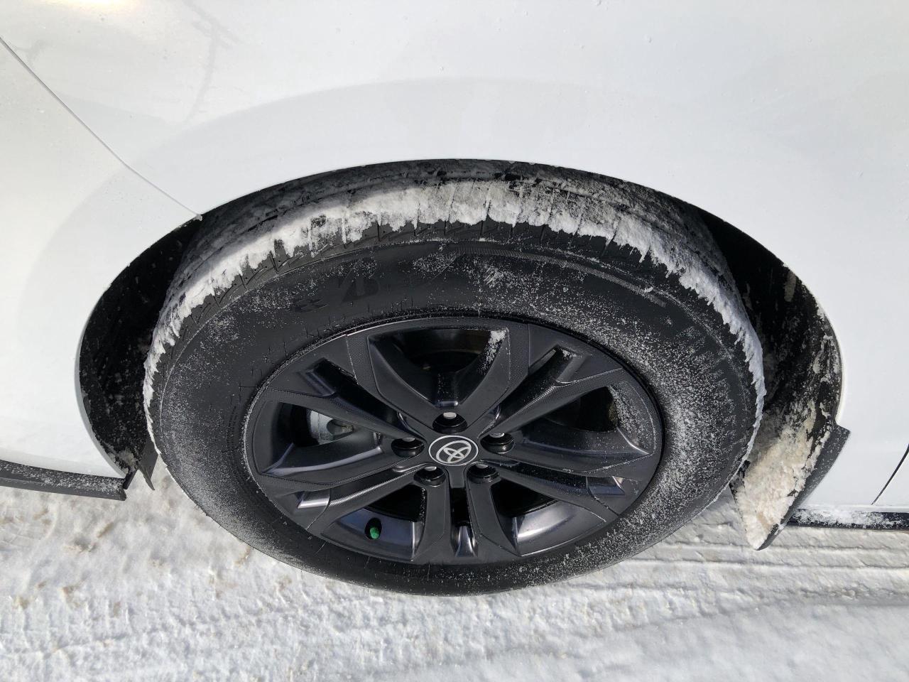 2025 Toyota Sienna XSE 7-Passenger YES, ONLY 93KMS!! LIKE NEW, ALL WH Photo