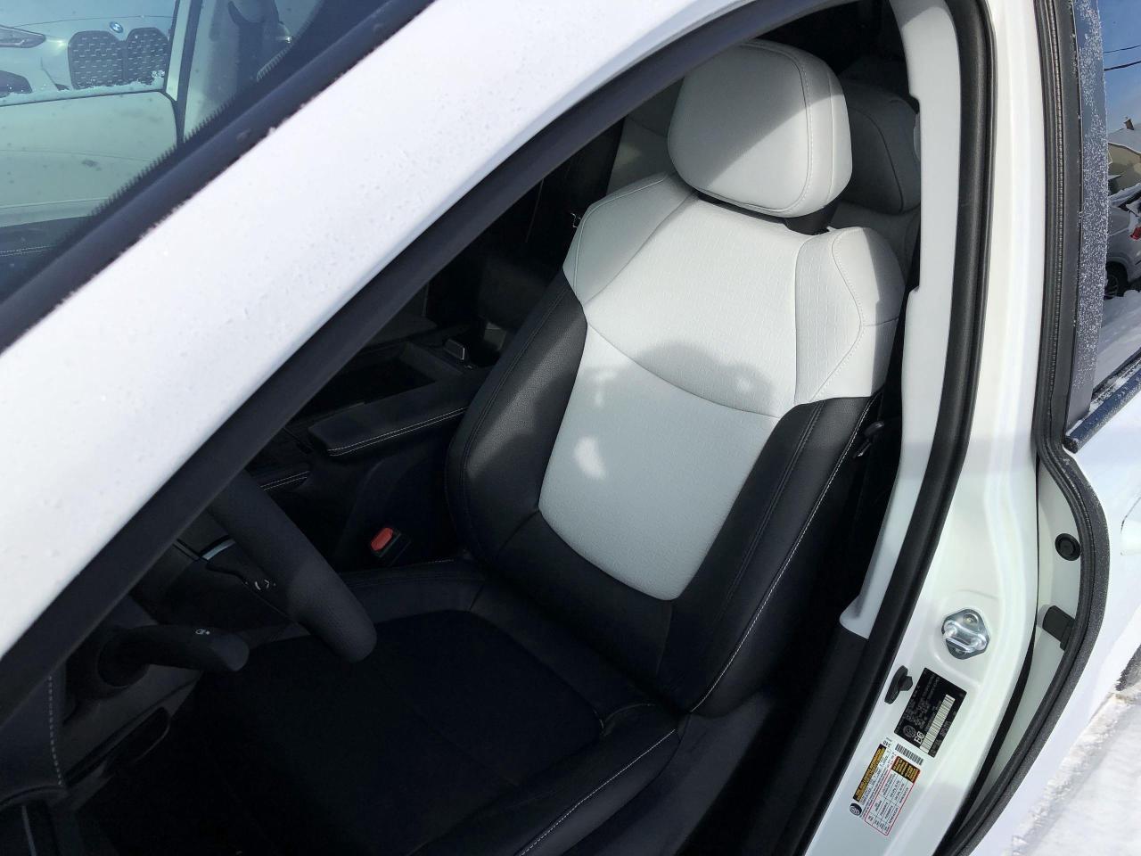 2025 Toyota Sienna XSE 7-Passenger YES, ONLY 93KMS!! LIKE NEW, ALL WH Photo