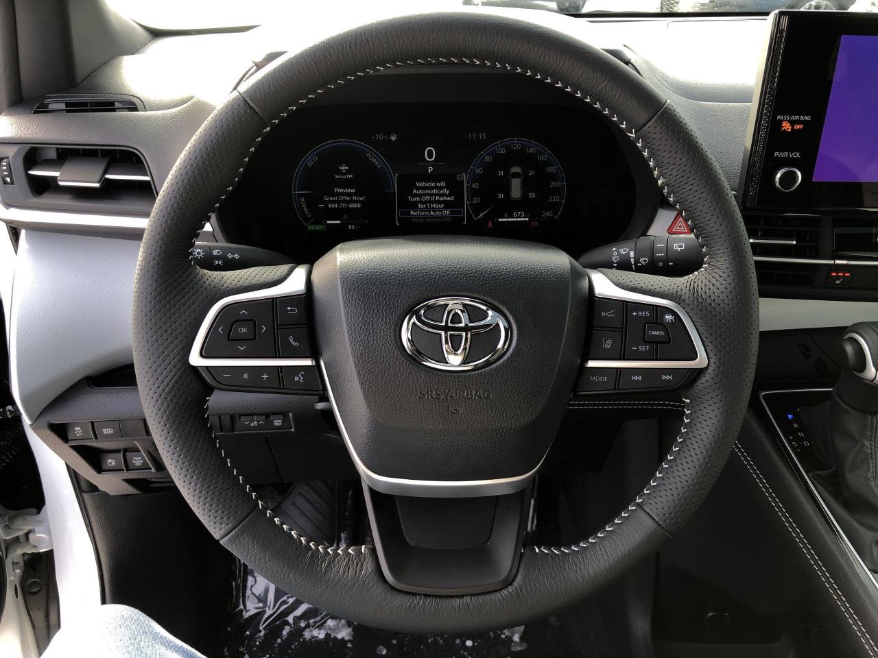 2025 Toyota Sienna XSE 7-Passenger YES, ONLY 93KMS!! LIKE NEW, ALL WH Photo