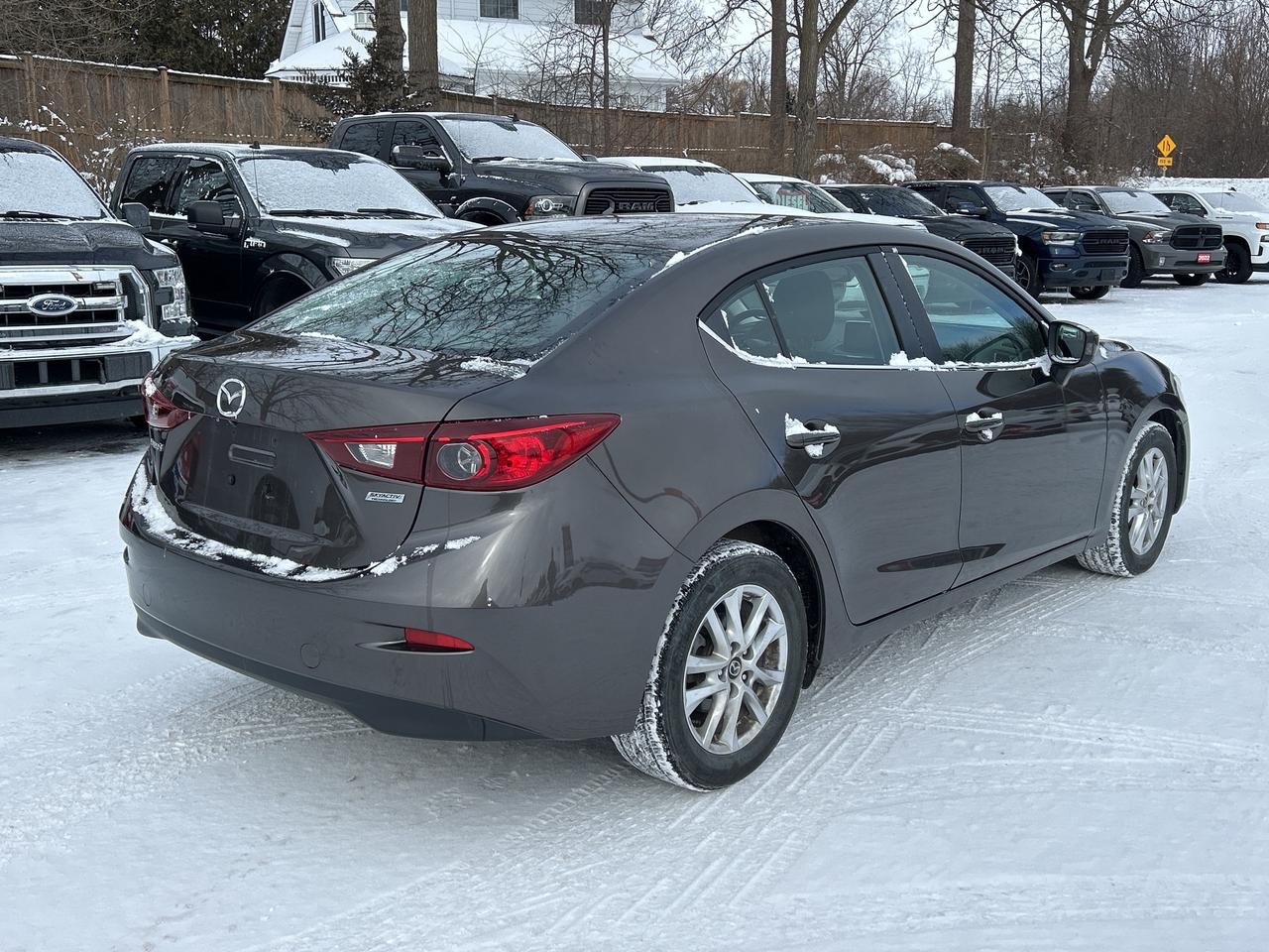 2016 Mazda MAZDA3 GS, AUTOMATIC, BACK UP CAMERA, HEATED SEATS! - Photo #4