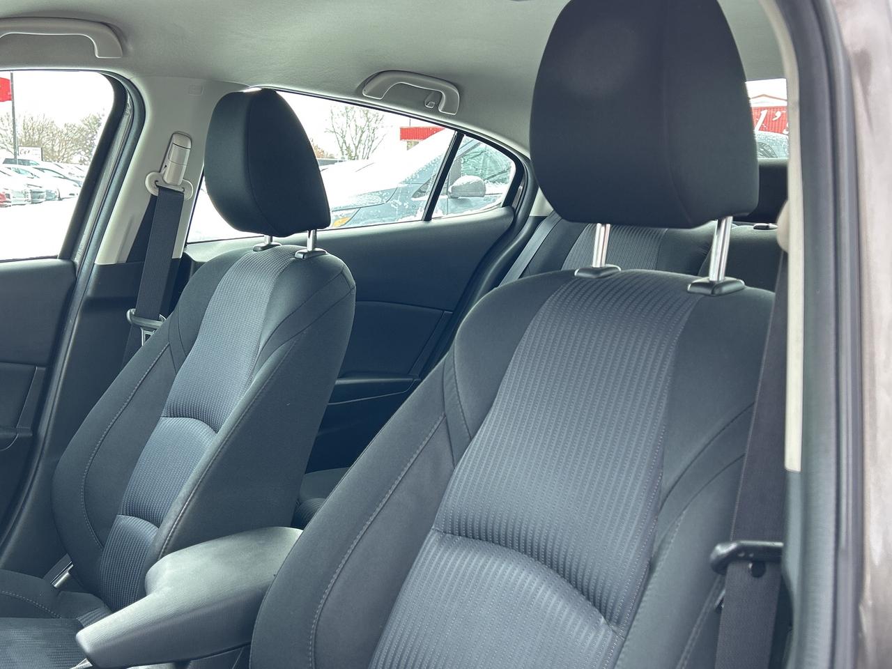 2016 Mazda MAZDA3 GS, AUTOMATIC, BACK UP CAMERA, HEATED SEATS! - Photo #11