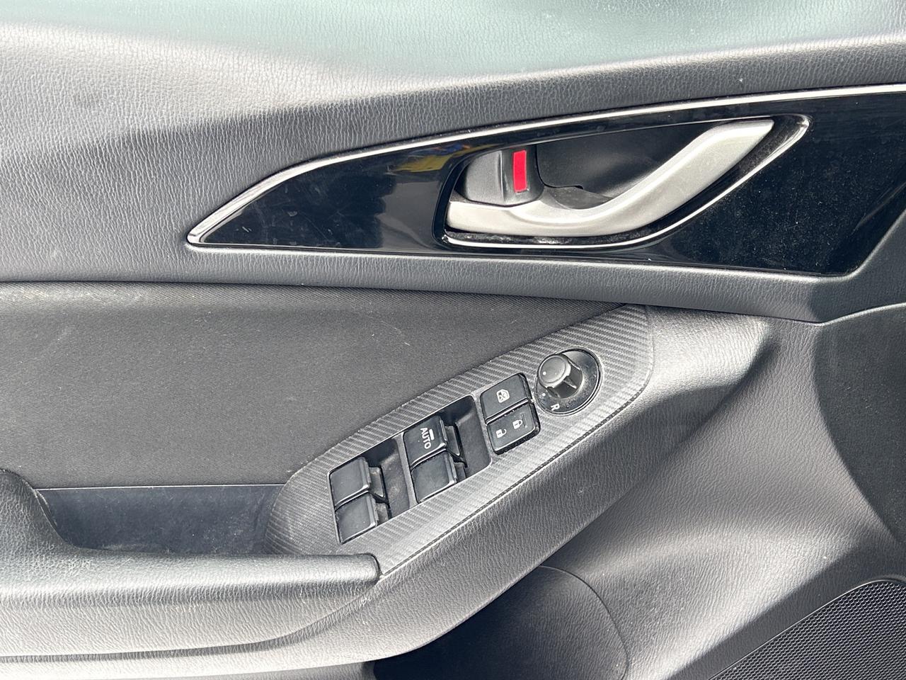 2016 Mazda MAZDA3 GS, AUTOMATIC, BACK UP CAMERA, HEATED SEATS! - Photo #13