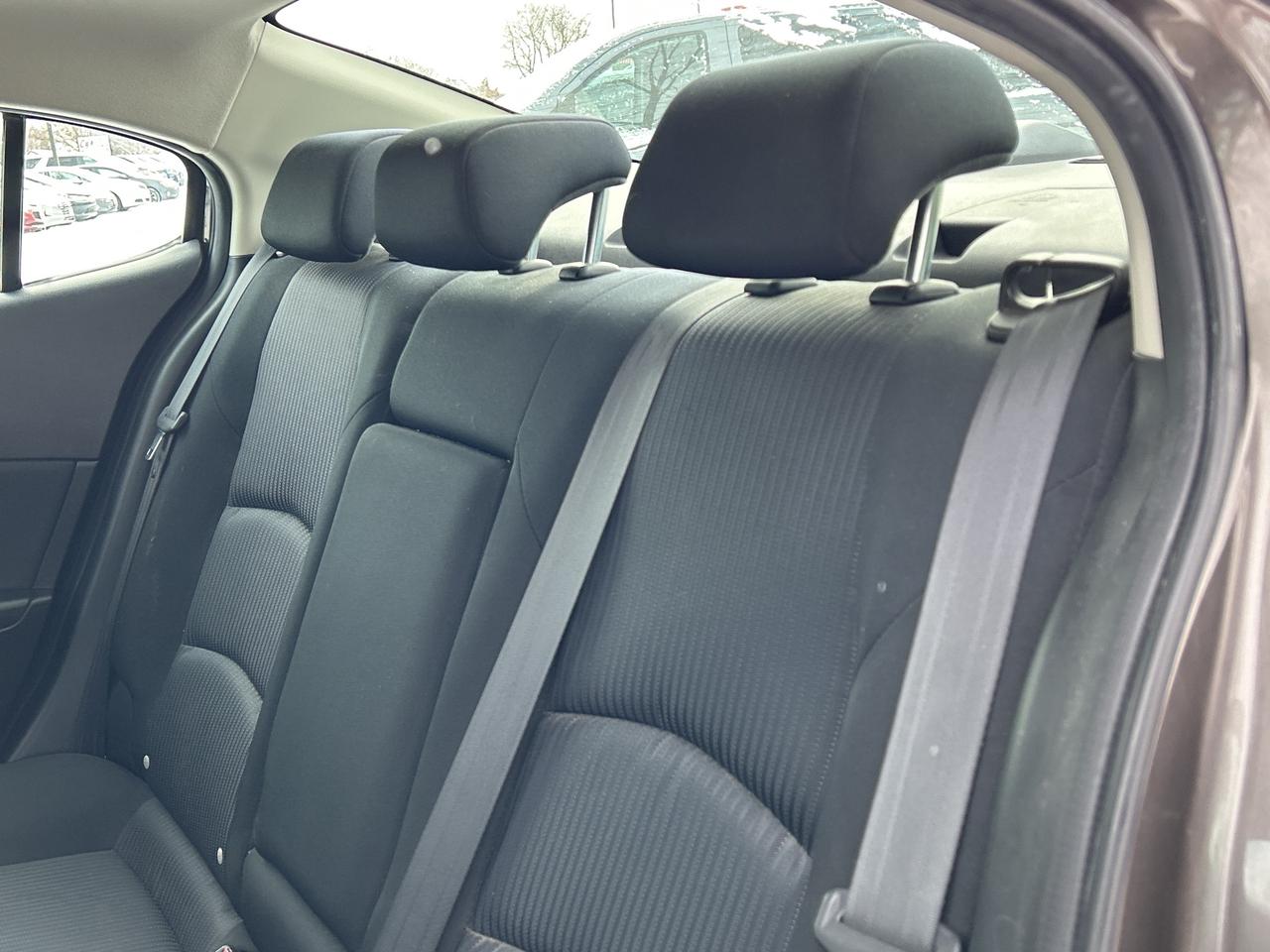 2016 Mazda MAZDA3 GS, AUTOMATIC, BACK UP CAMERA, HEATED SEATS! - Photo #12