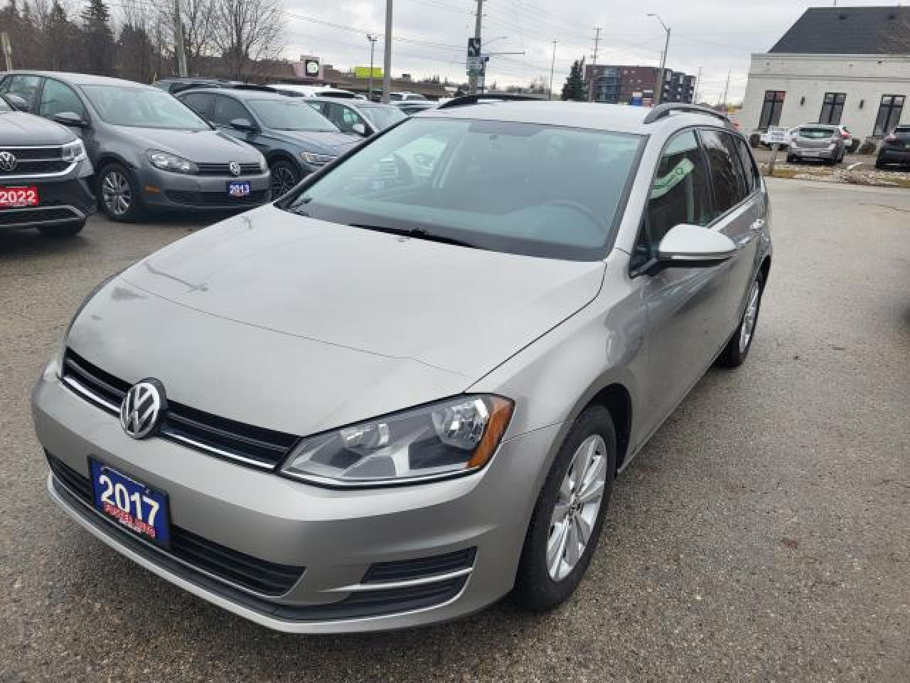 2017 Volkswagen Golf Sportwagen Trendline Photo