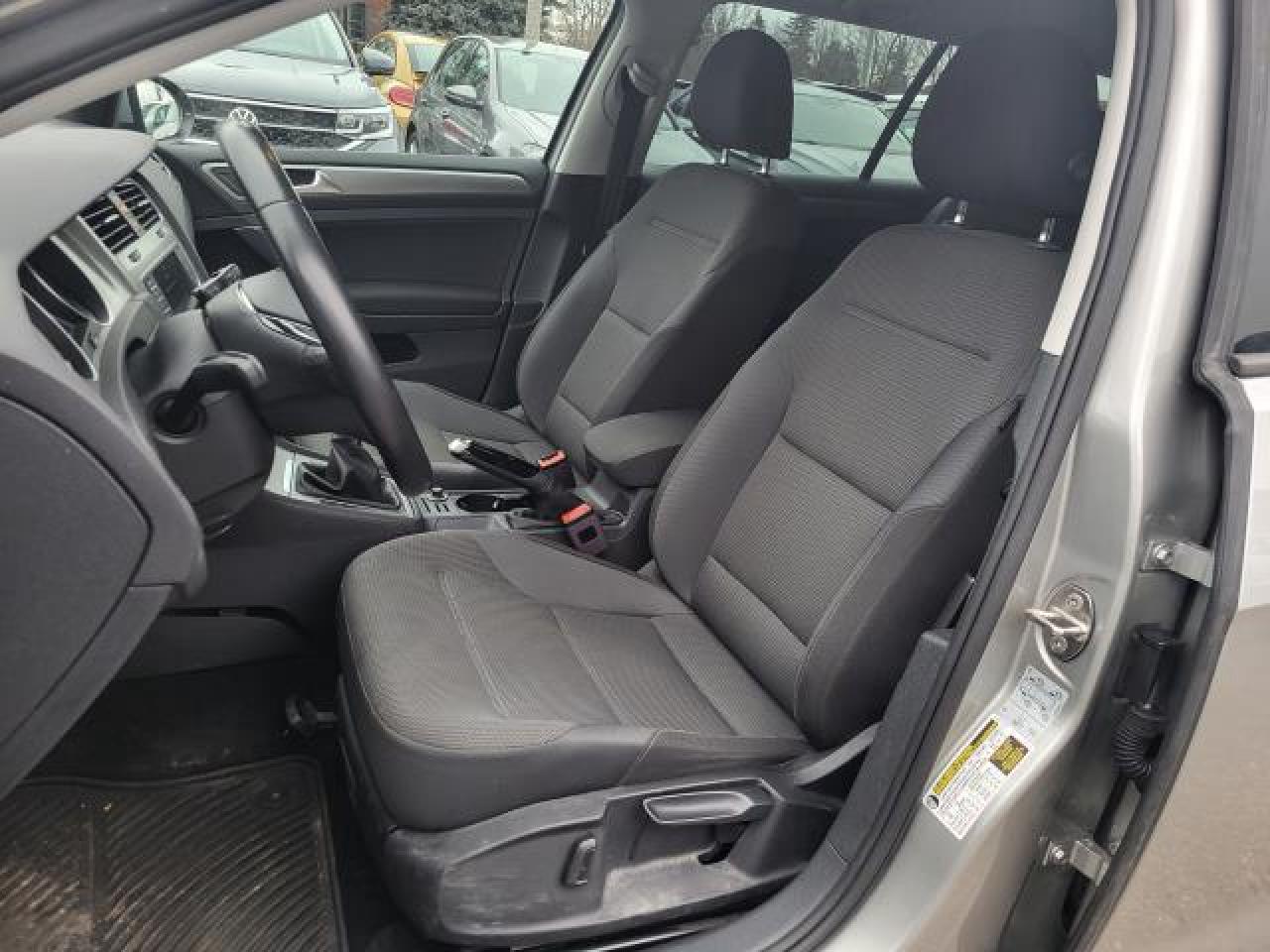 2017 Volkswagen Golf Sportwagen Trendline Photo