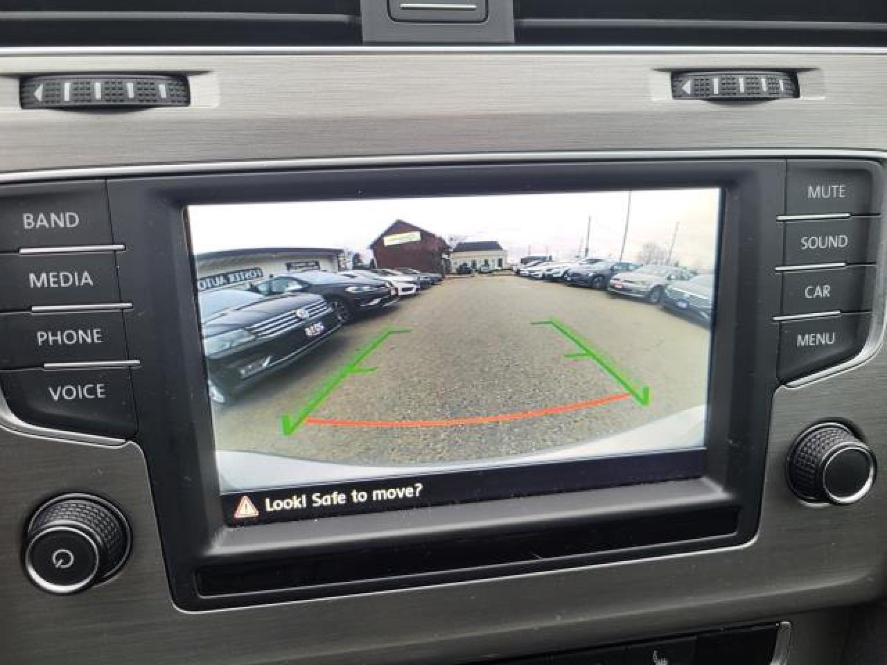 2017 Volkswagen Golf Sportwagen Trendline Photo