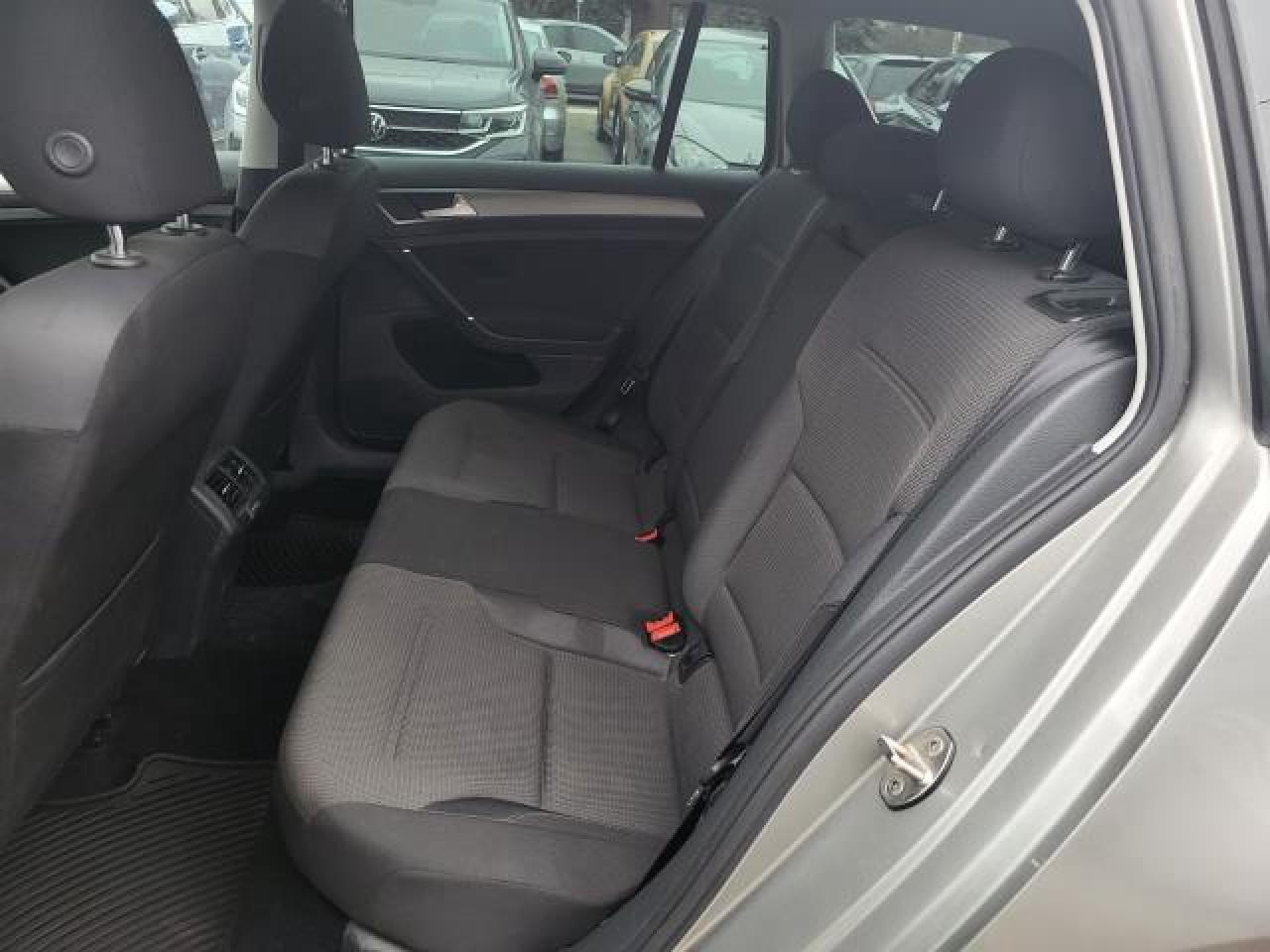 2017 Volkswagen Golf Sportwagen Trendline Photo