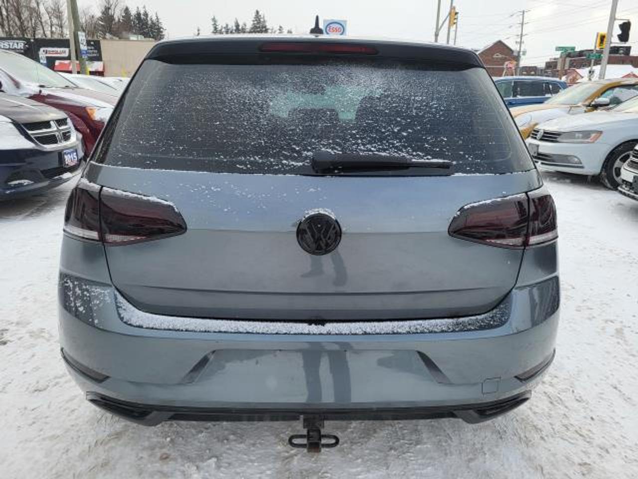 2018 Volkswagen Golf TRENDLINE Photo3