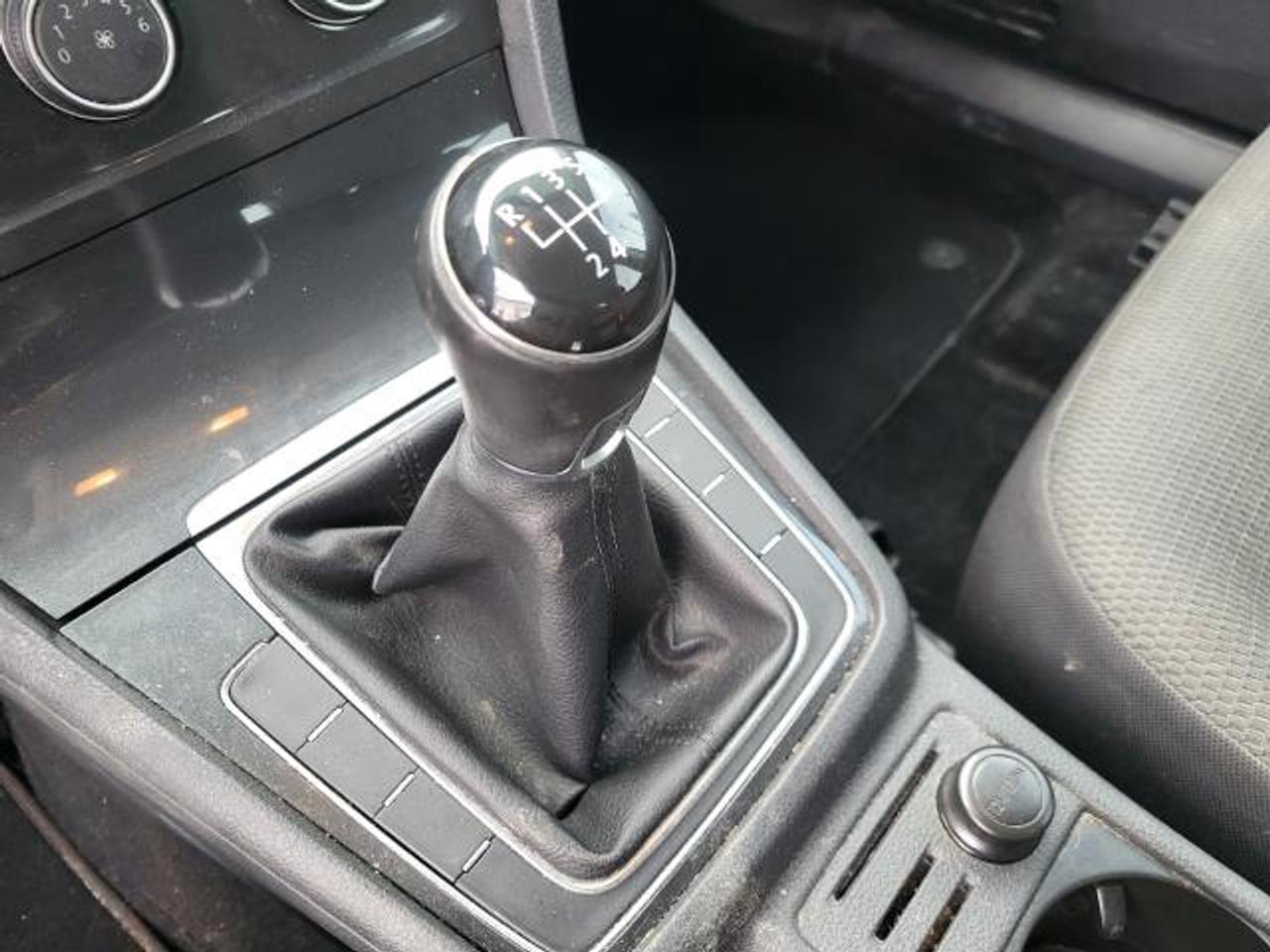 2018 Volkswagen Golf TRENDLINE Photo