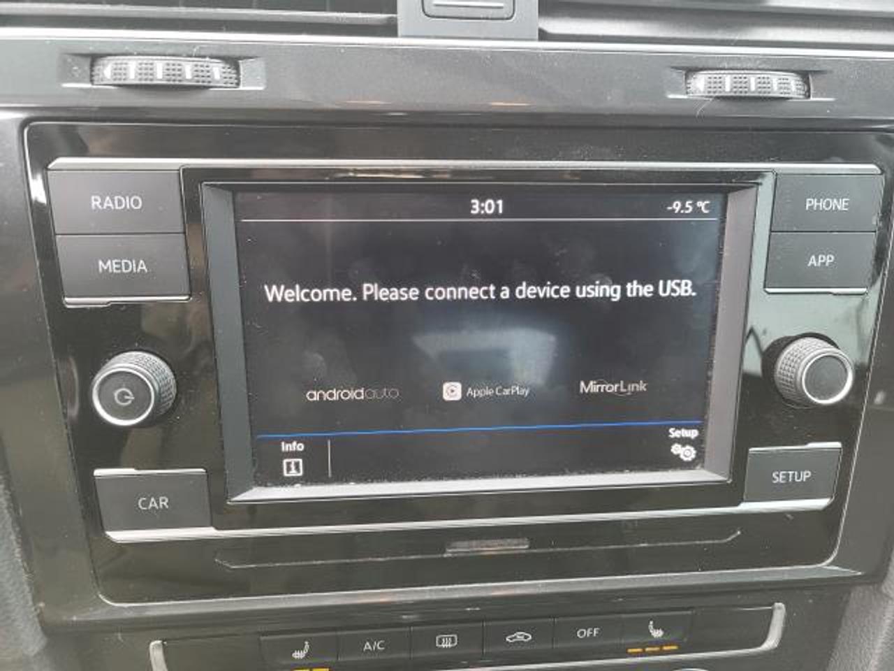 2018 Volkswagen Golf TRENDLINE Photo