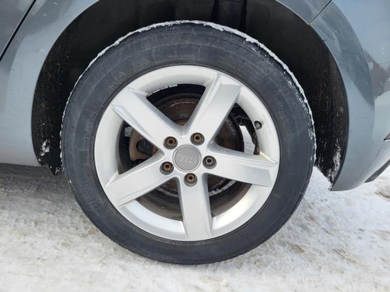 2018 Volkswagen Golf TRENDLINE Photo