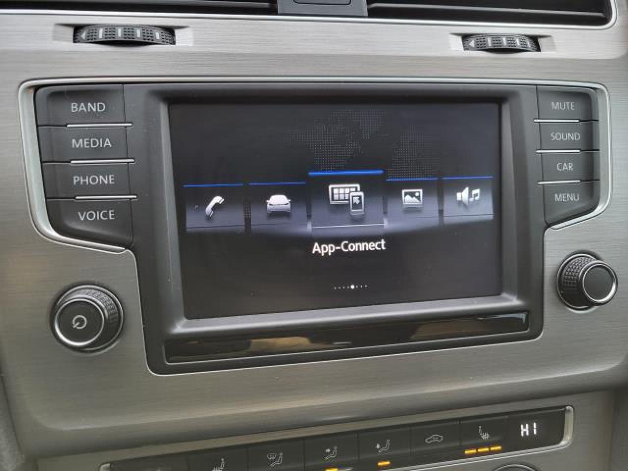 2017 Volkswagen Golf Sportwagen Comfortline Photo