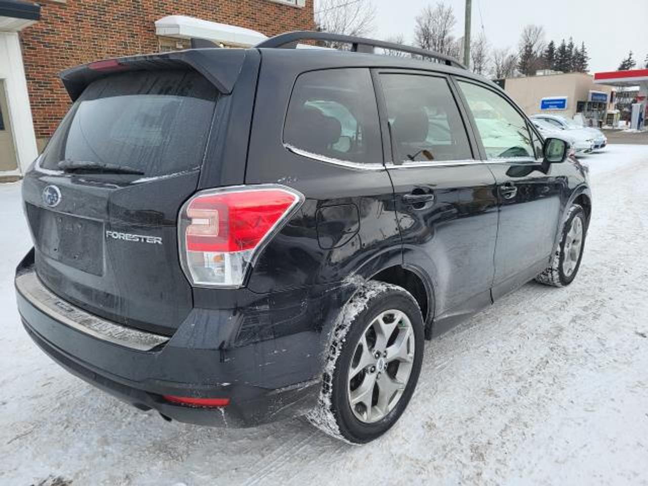 2018 Subaru Forester Limited Photo2