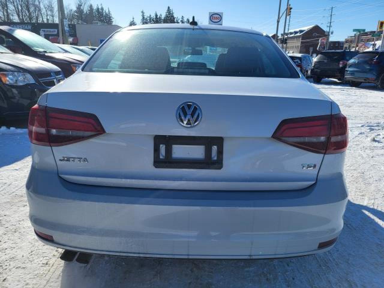 2017 Volkswagen Jetta HIGHLINE Photo3