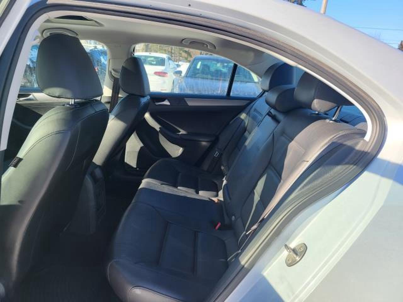 2017 Volkswagen Jetta HIGHLINE Photo