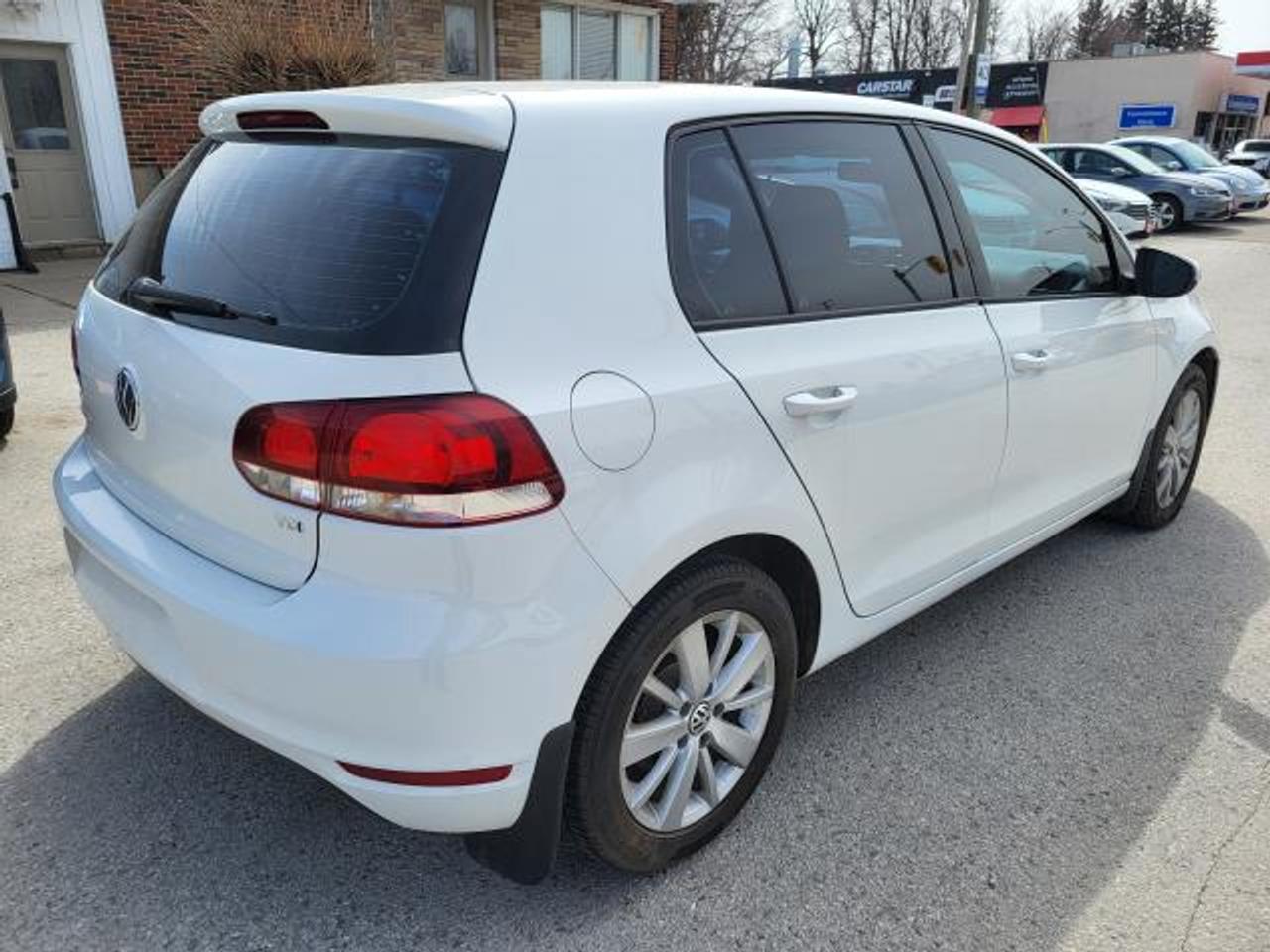 2013 Volkswagen Golf 2.0L TDI Photo2