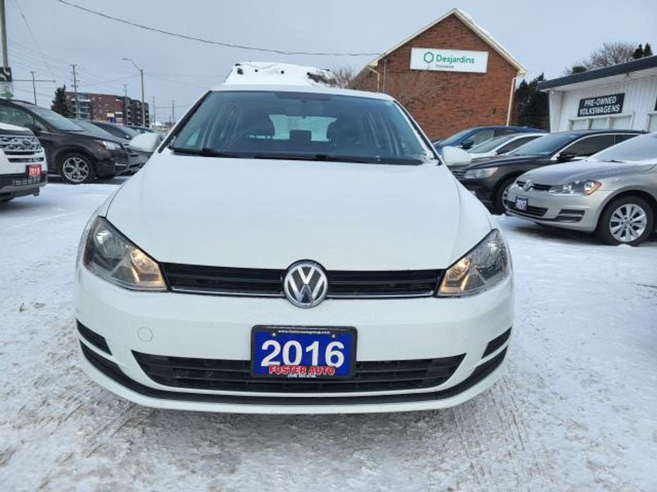 2016 Volkswagen Golf TRENDLINE Photo