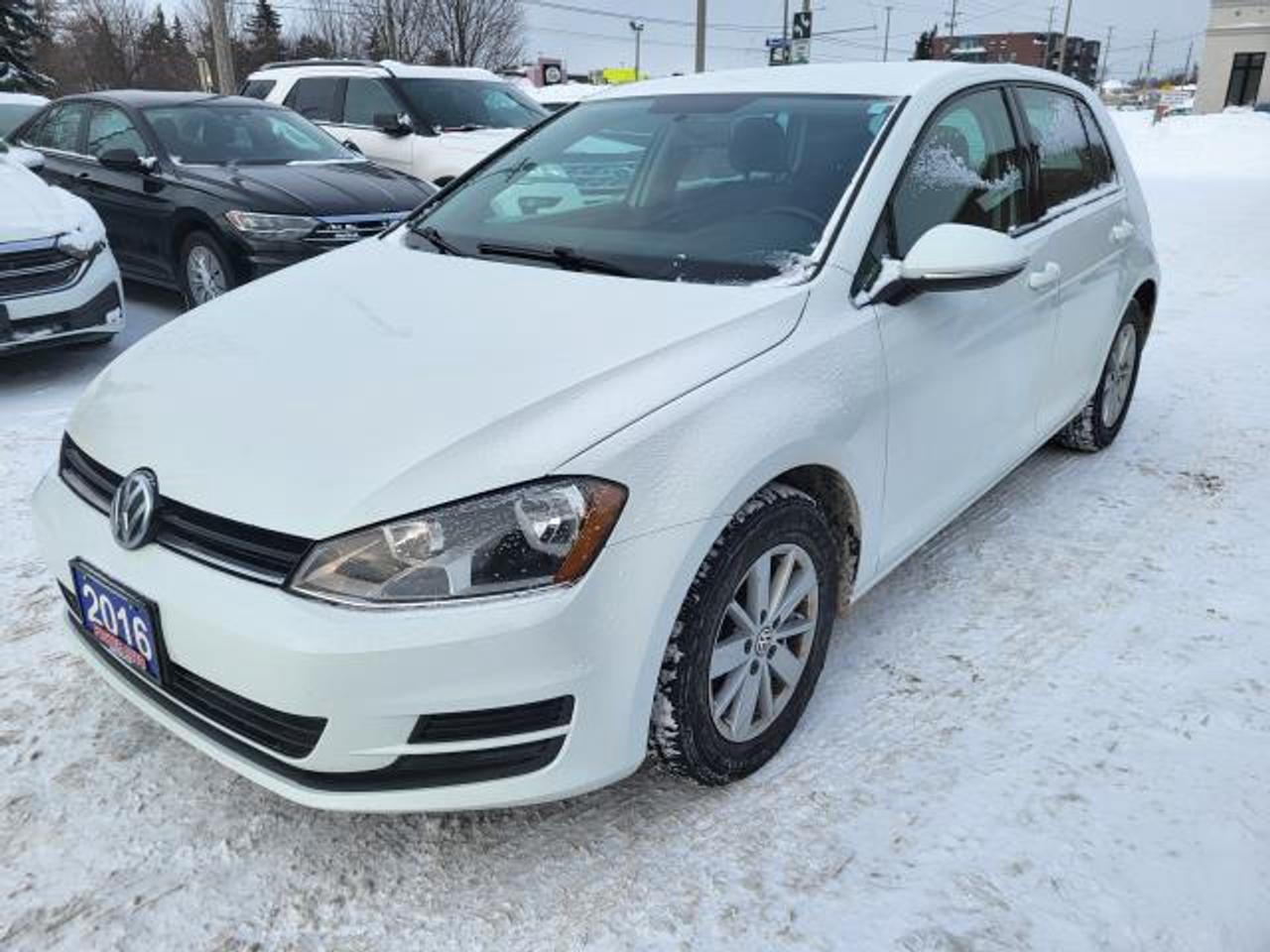 2016 Volkswagen Golf TRENDLINE Photo