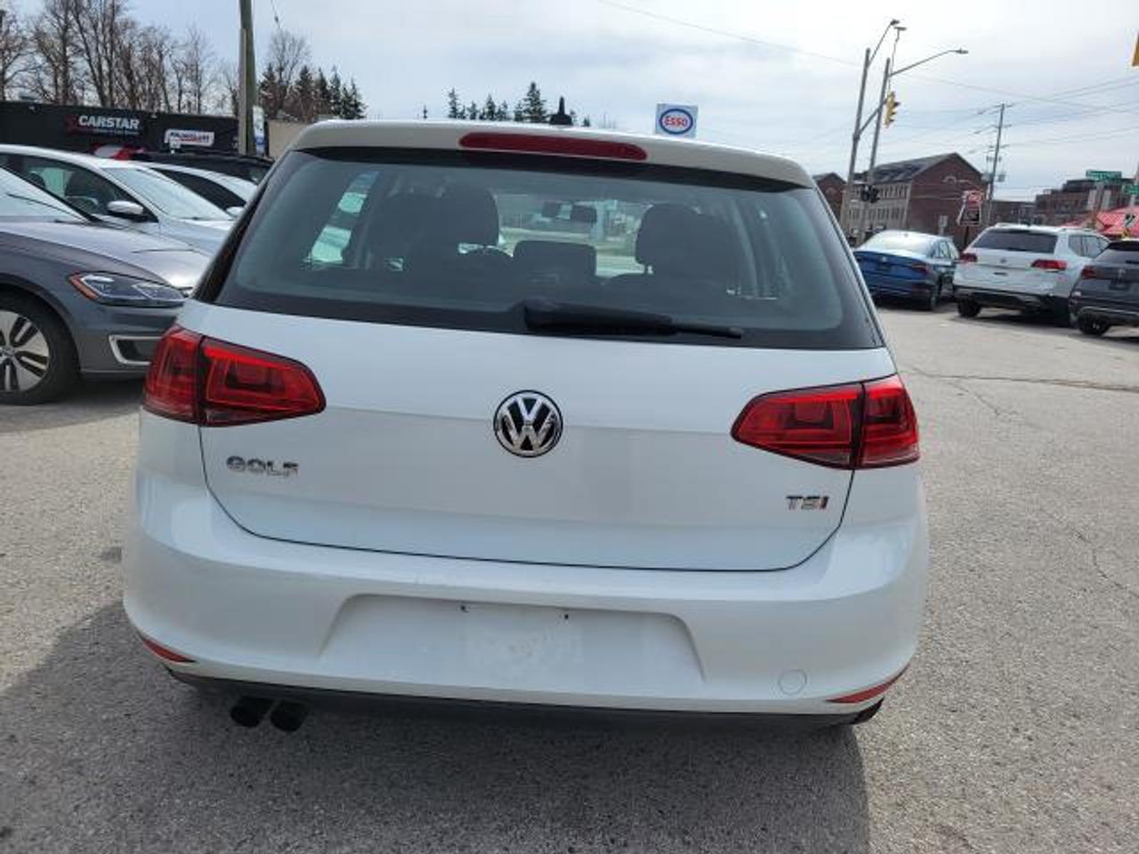 2016 Volkswagen Golf TRENDLINE Photo
