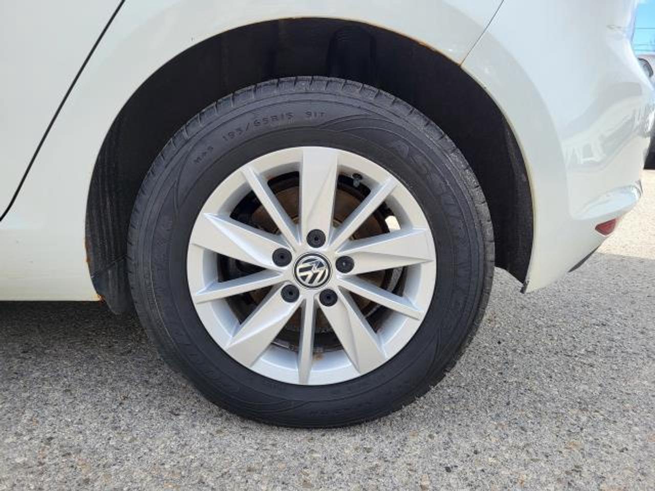 2016 Volkswagen Golf TRENDLINE Photo