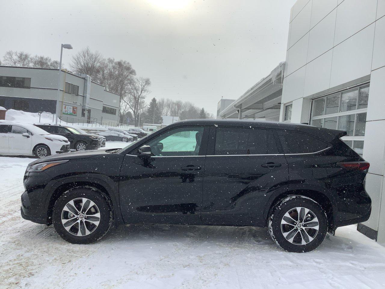 2026 Toyota Highlander XLE Photo