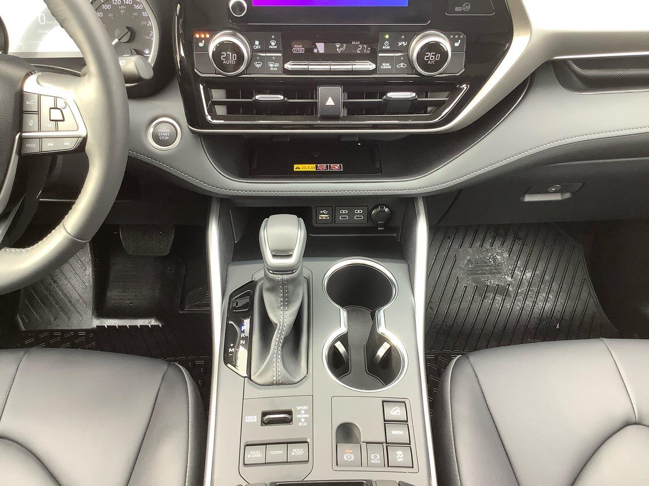 2026 Toyota Highlander XLE Photo