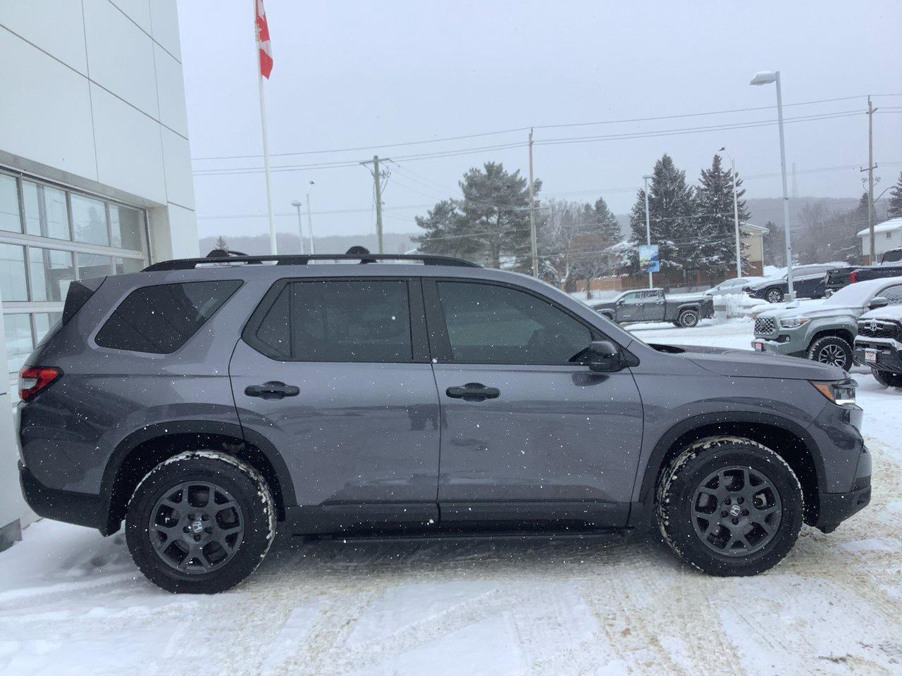 2023 Honda Pilot TRAIL SPORT Photo3