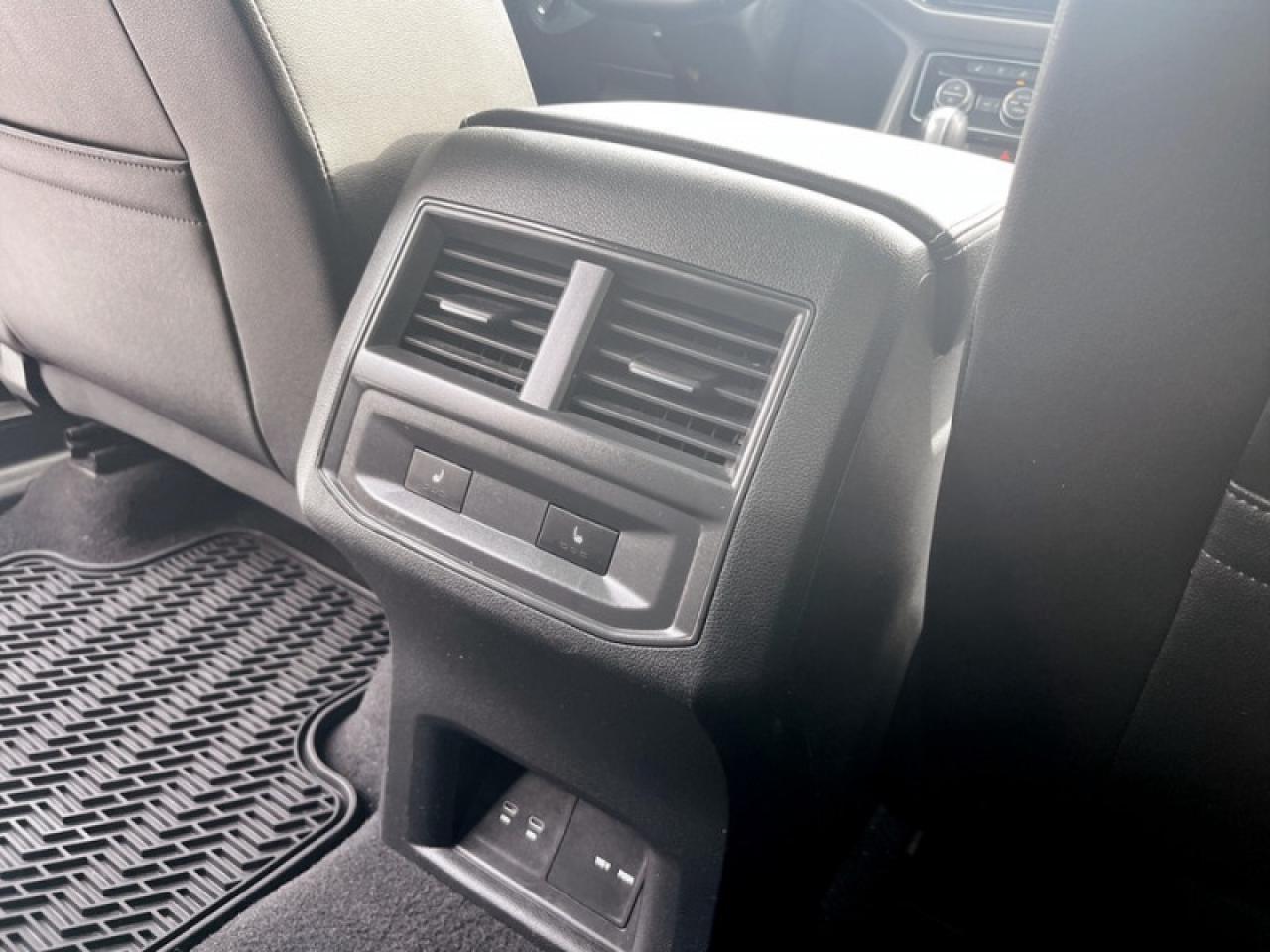 2023 Volkswagen Atlas Cross Sport Highline 3.6 FSI Photo