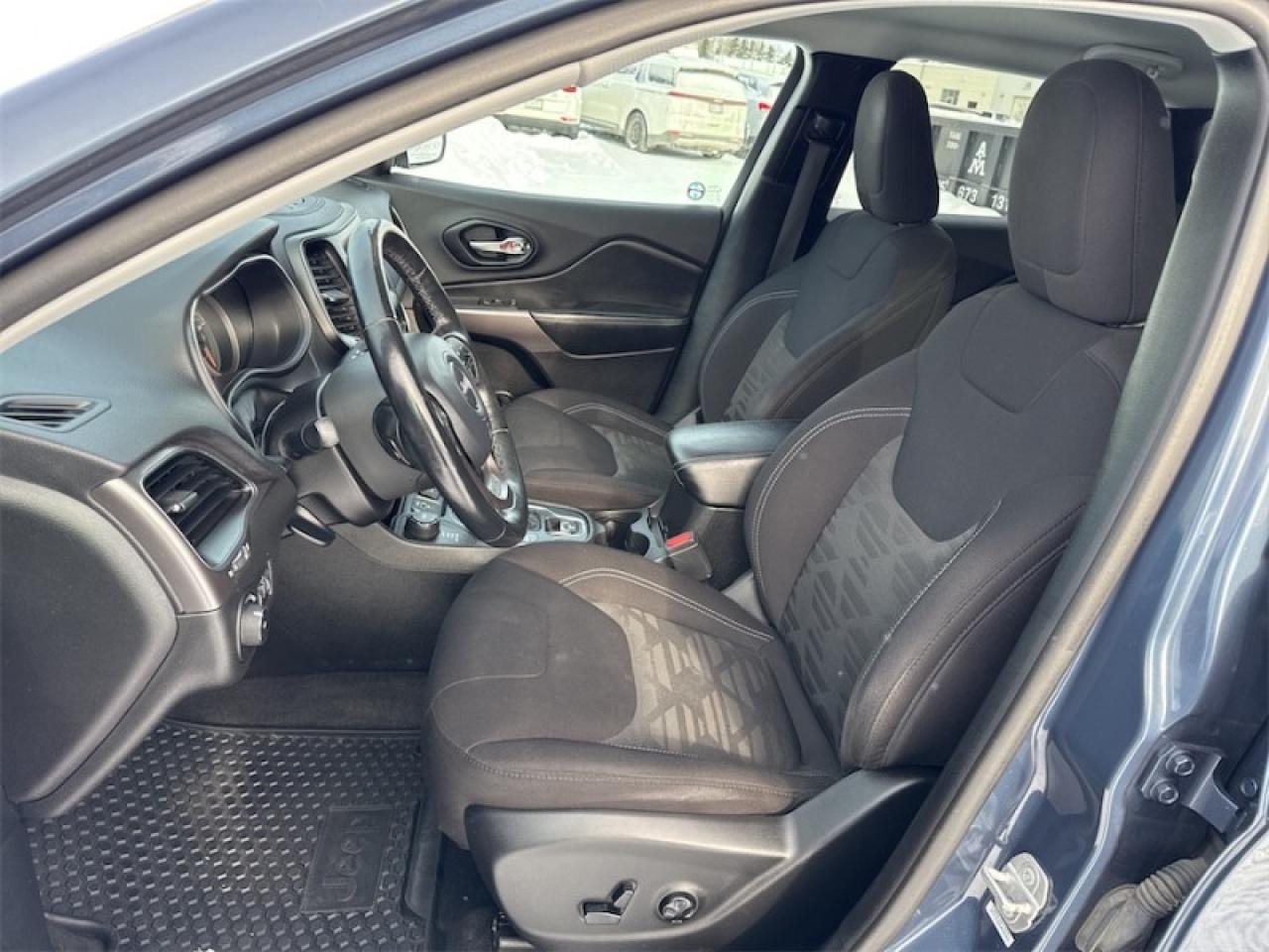 2020 Jeep Cherokee North   Heated Steering Wheel Photo