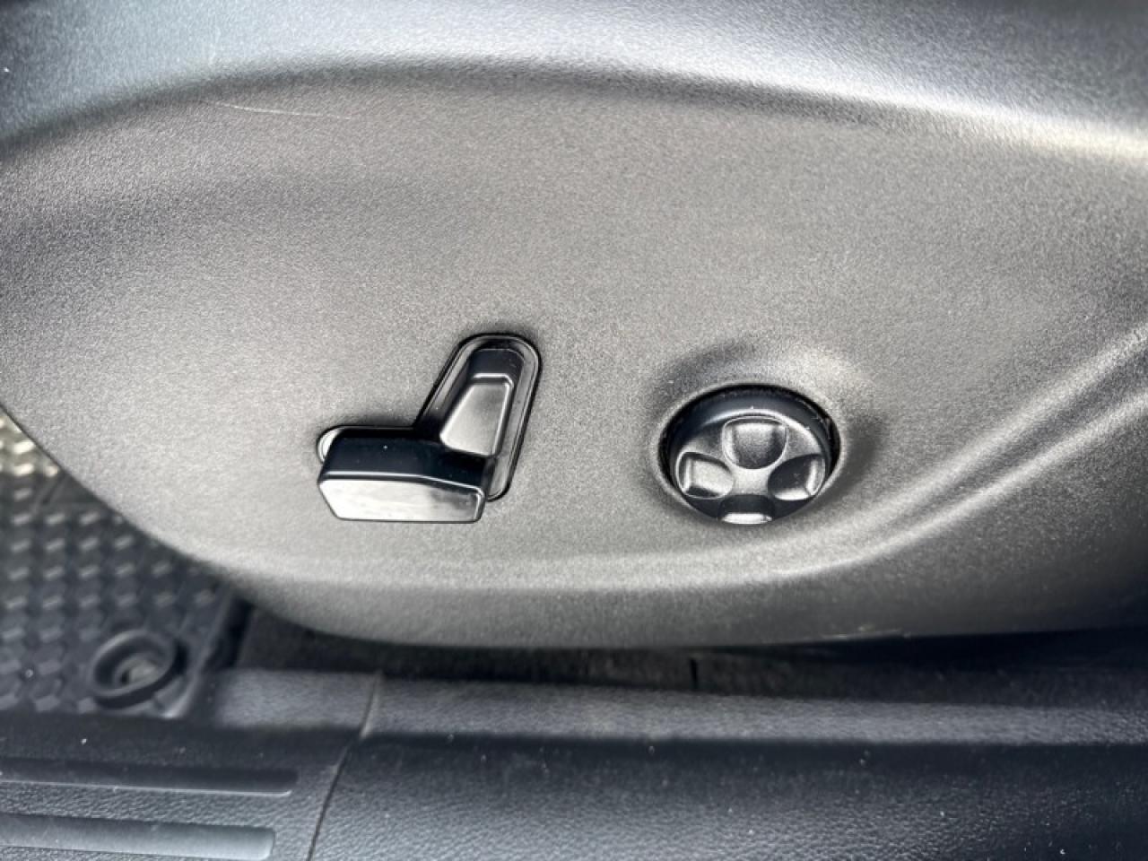 2020 Jeep Cherokee North   Heated Steering Wheel Photo