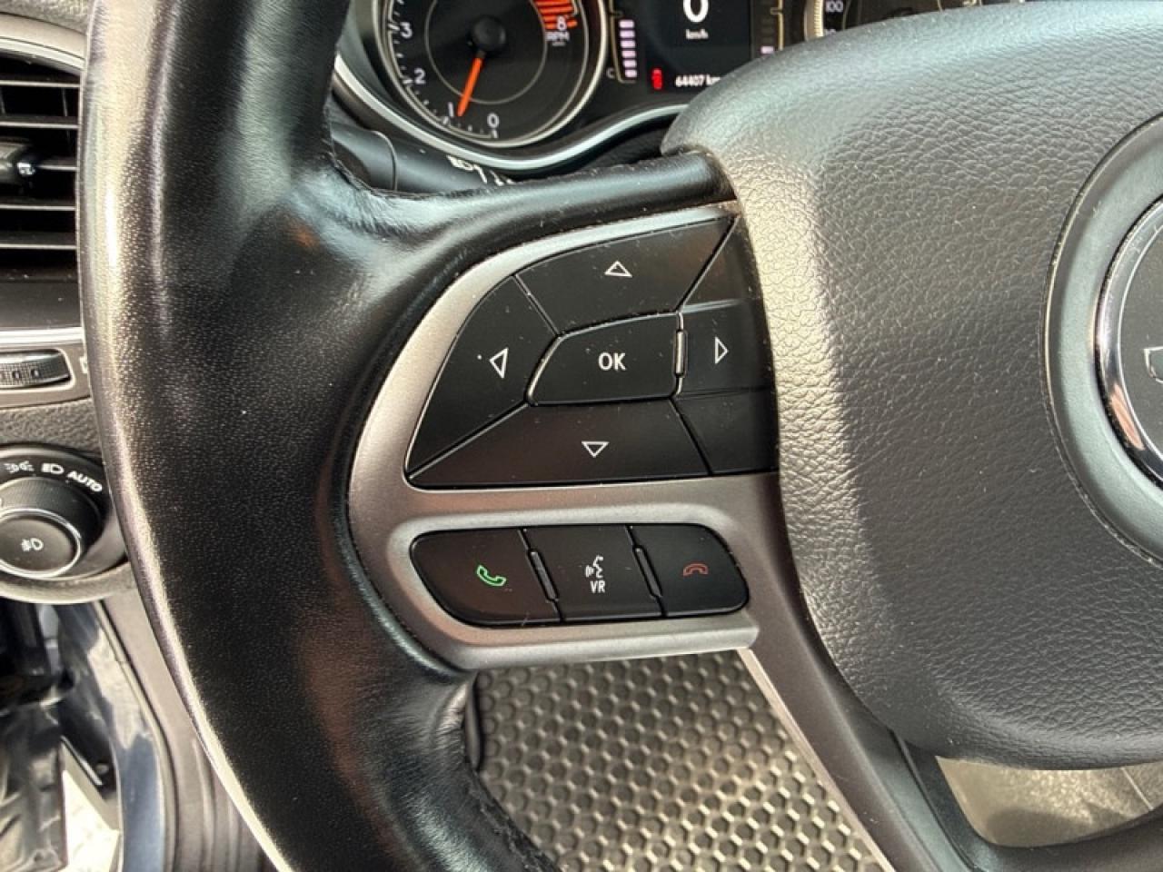 2020 Jeep Cherokee North   Heated Steering Wheel Photo