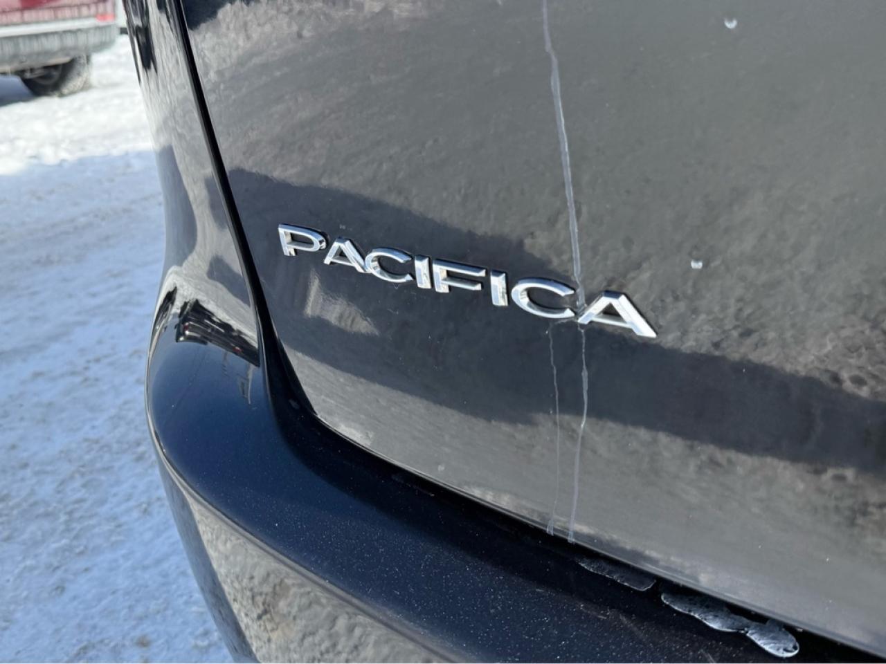 2017 Chrysler Pacifica Touring-L  - Leather Seats Photo