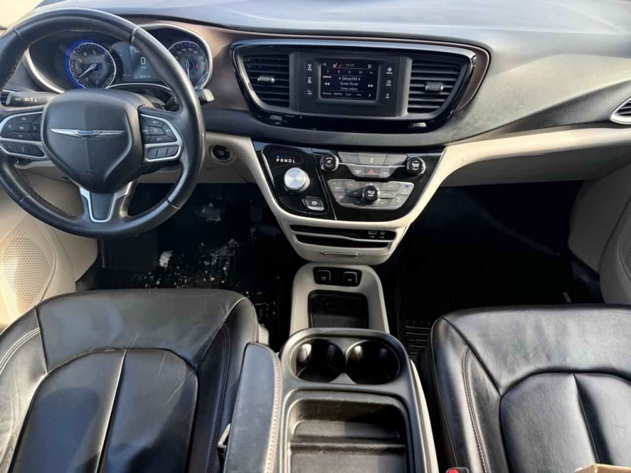 2017 Chrysler Pacifica Touring-L  - Leather Seats Photo