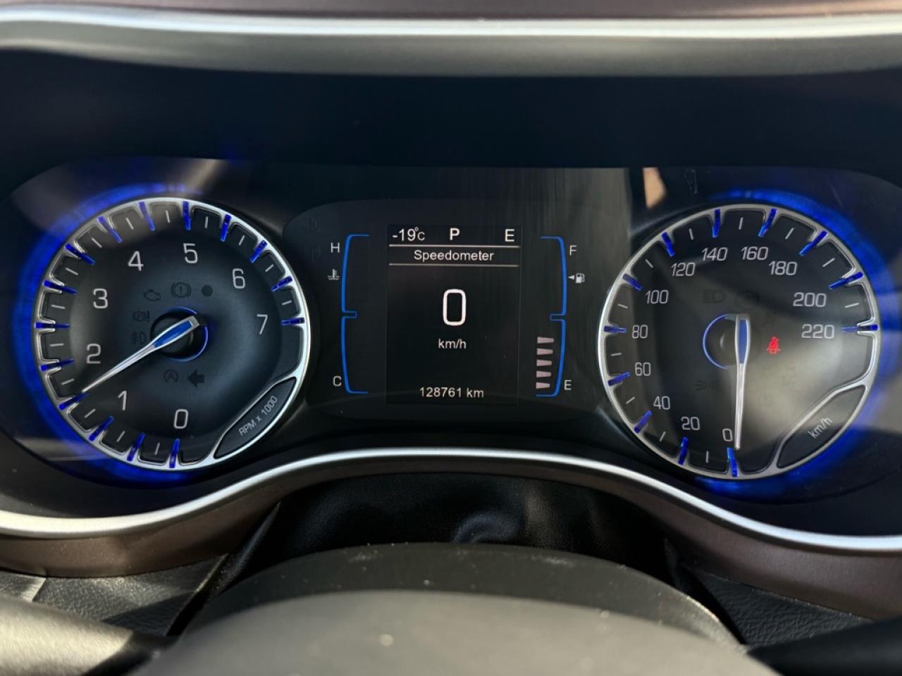 2017 Chrysler Pacifica Touring-L  - Leather Seats Photo